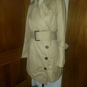 Banana Republic Tan Trench Coat Classic Water-Resistant Design